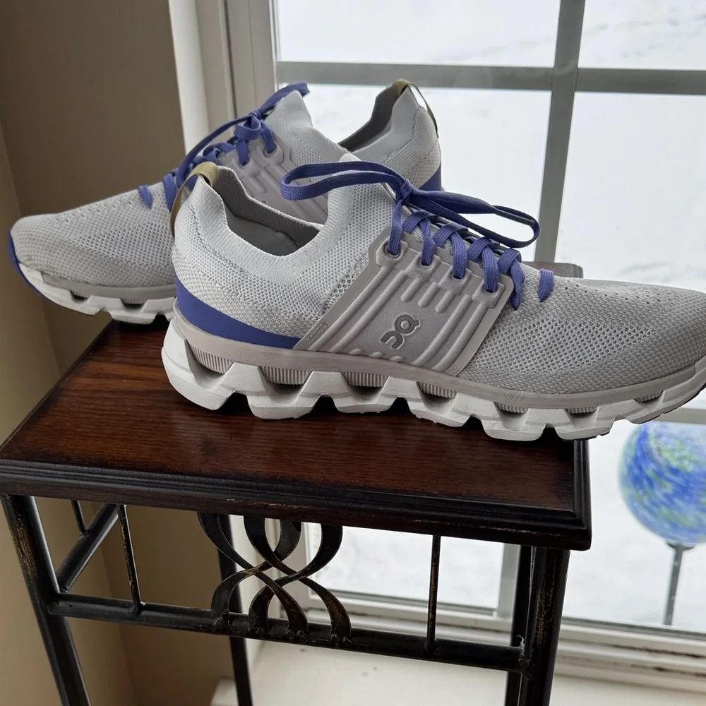 On Running Women's White/gray and Purple Sneakers - Picture 9 of 9